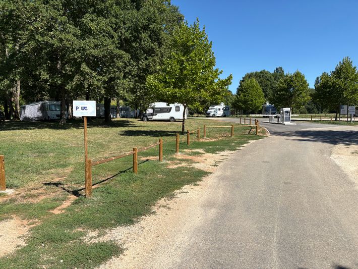 Aire de Camping-Car Le Bugue