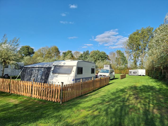 Camperlocatie bij camping DenTiel
