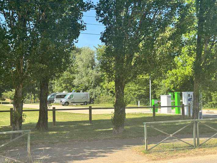Camping-Car Park de Les Villages-Vovéens