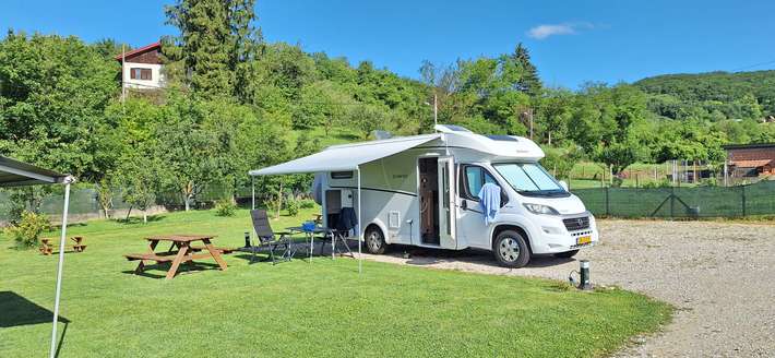 Val-Travel Mini Camp
