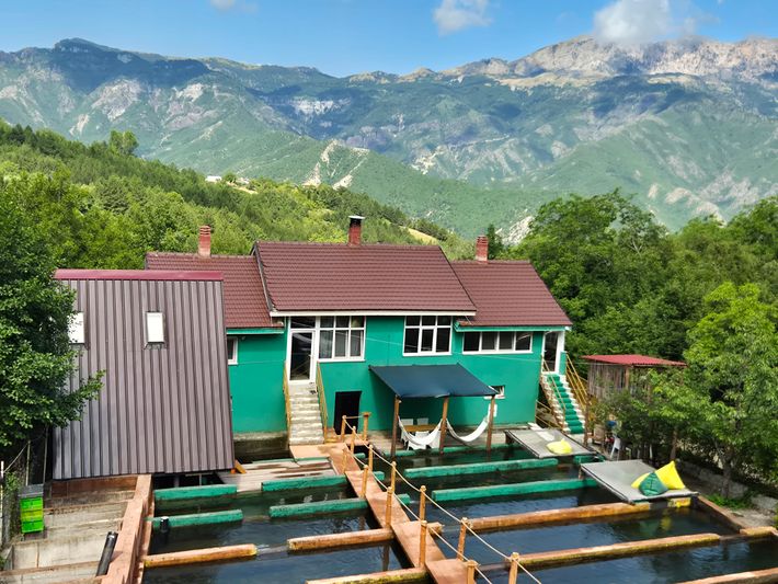 Bujtina Trofta Jone Camping