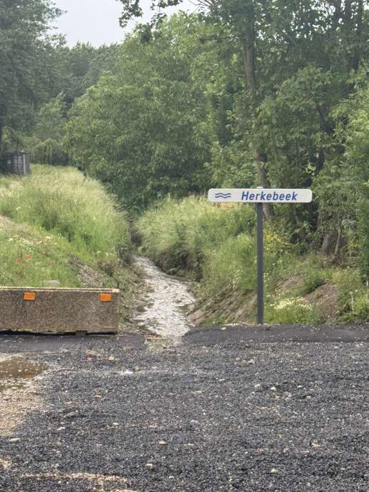 Einem Ort wurde ein Foto hinzugefügt