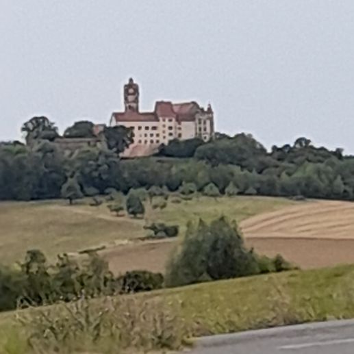 Einem Ort wurde ein Foto hinzugefügt