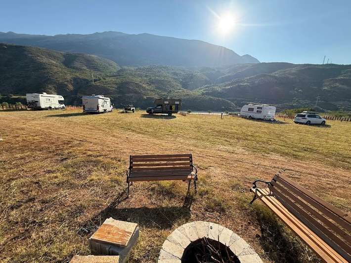 Rv parking & camping wild river