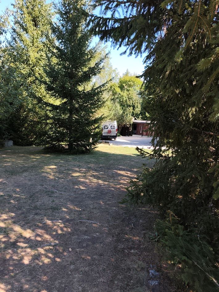 Floare de Colţ Camping