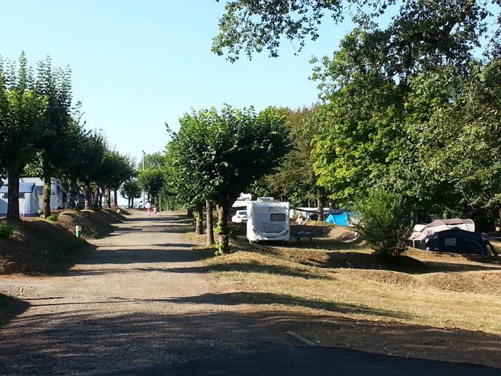 Camping SEASONOVA du Lac de Bournazel