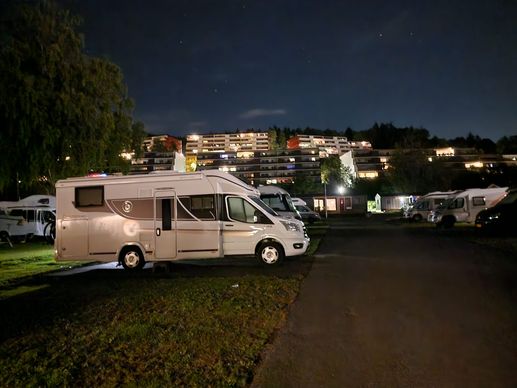 Einem Ort wurde ein Foto hinzugefügt