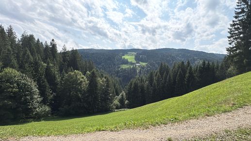 Einem Ort wurde ein Foto hinzugefügt