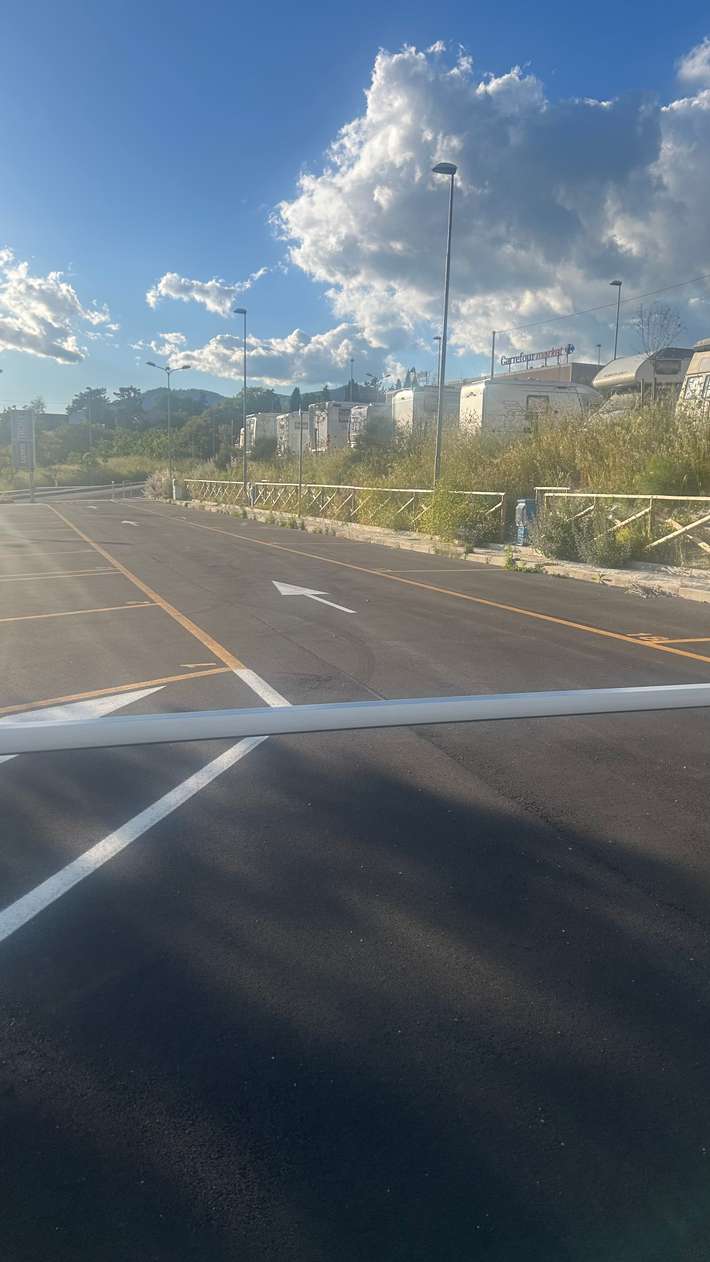 Aquila Est vicino Carrefour