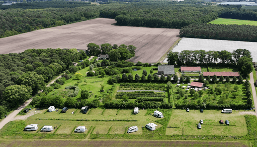 Camperplaats in de 7e Hemel, Grashoek