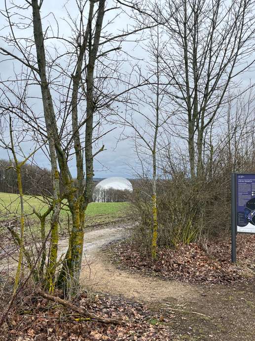 Einem Ort wurde ein Foto hinzugefügt
