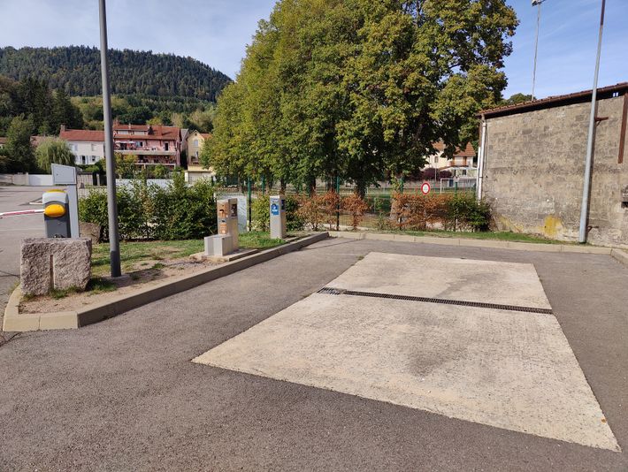 Senones Aire de services camping cars