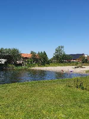 Einem Ort wurde ein Foto hinzugefügt