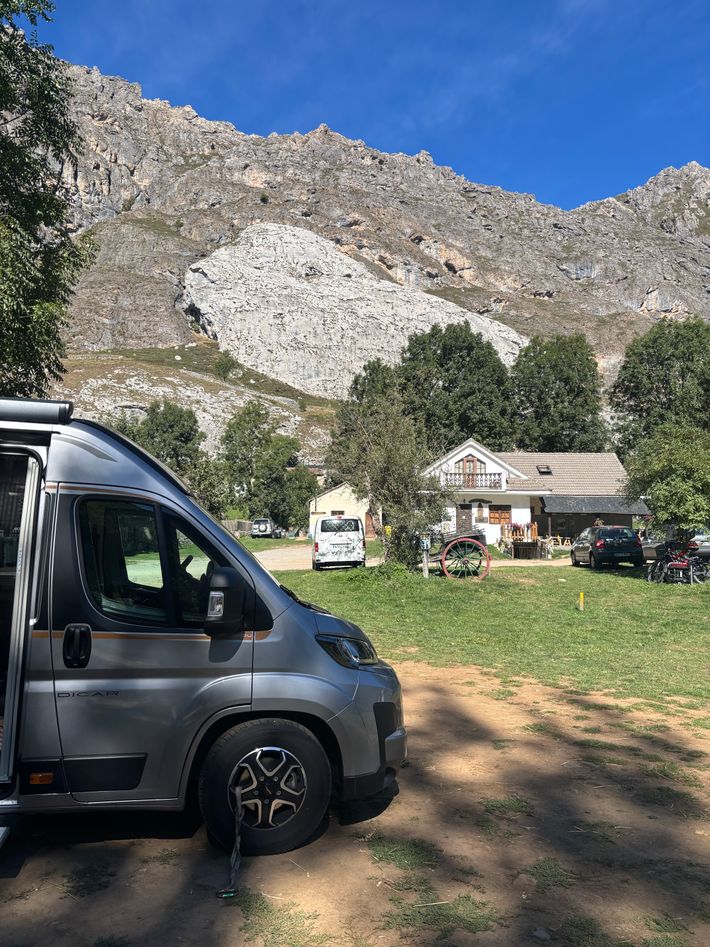 Camping Lagos De Somiedo
