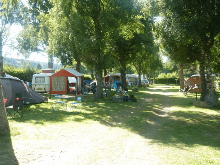 Camping Les Hirondelles