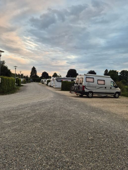 Einem Ort wurde ein Foto hinzugefügt