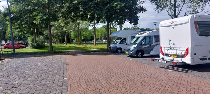 Parking  B.Berghuisplein