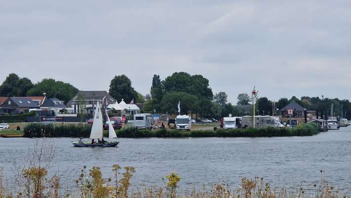 Camperlocatie "De Pont" Maasbommel