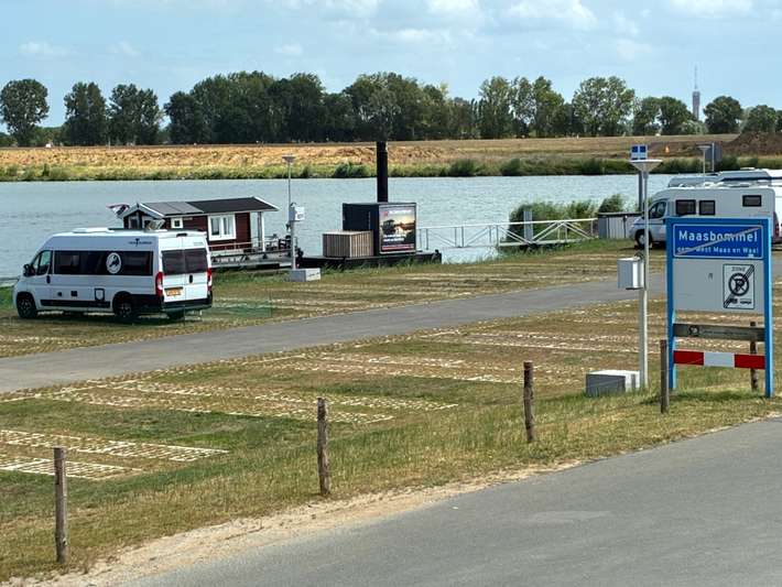 Camperlocatie "De Pont" Maasbommel