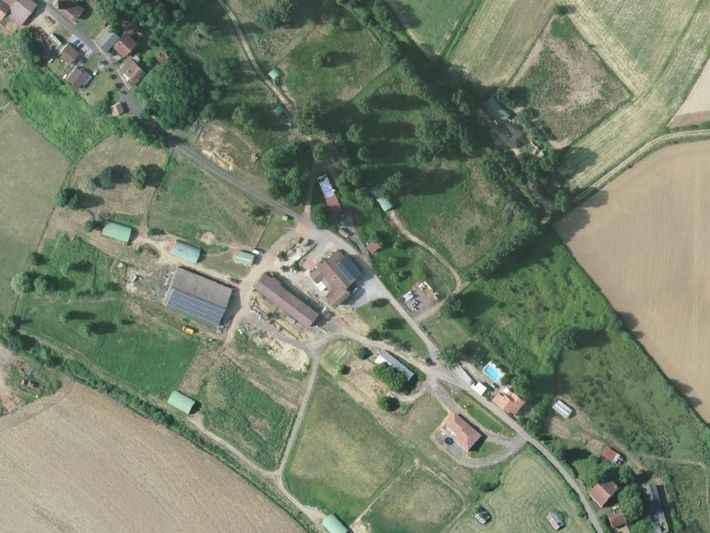 Aire de camping-car à la ferme du Vieux Bourg (réseau France Passion)