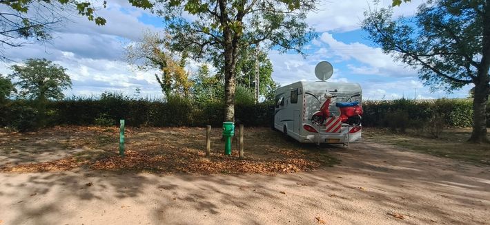 Parking  mon Village de Louroux de Bouble [La Graviere]