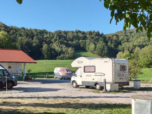 Einem Ort wurde ein Foto hinzugefügt
