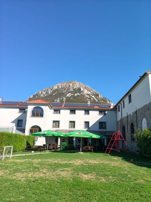 Einem Ort wurde ein Foto hinzugefügt
