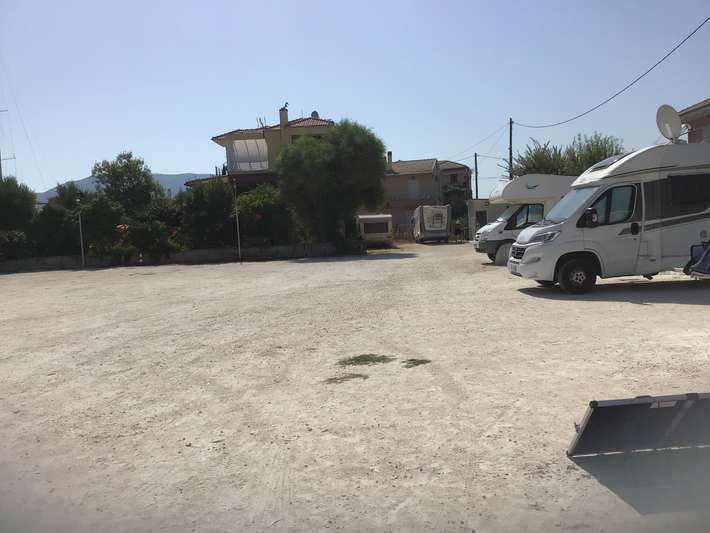 Giannoulis Camperstop Plataria Beach