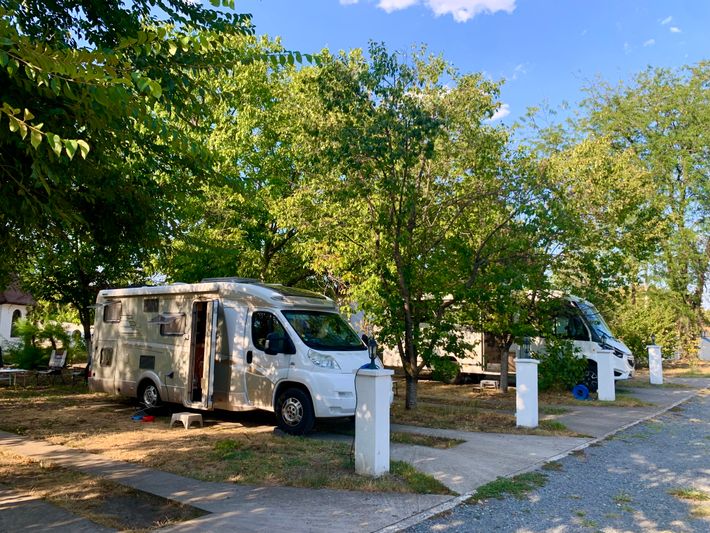 Pipacs camping