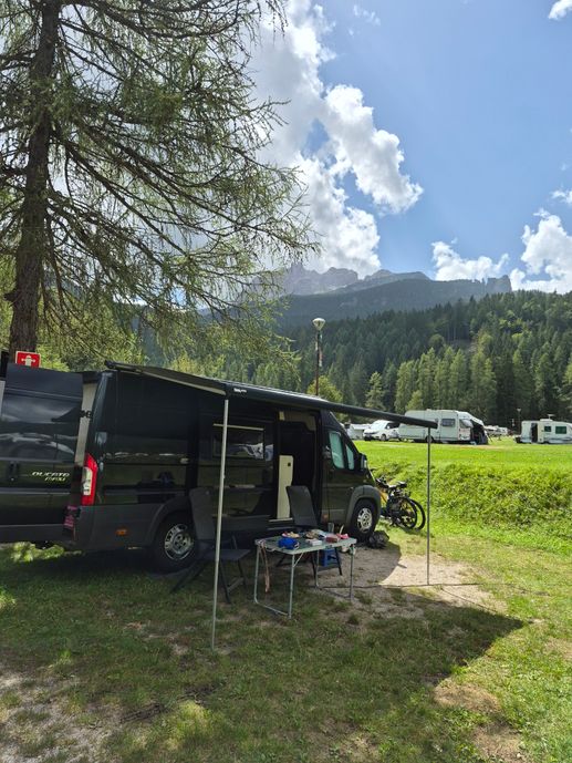 Einem Ort wurde ein Foto hinzugefügt