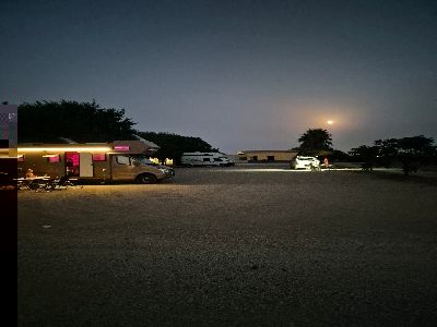 Farmhouseparking