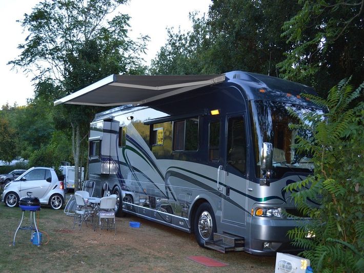 Camping Château de Lacomté