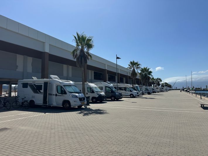Parking Continental Alcaidesa Marina