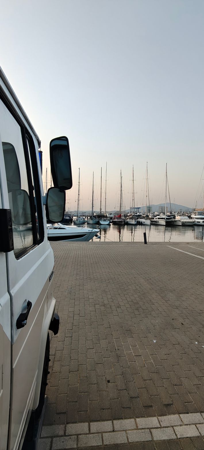 Parking Continental Alcaidesa Marina