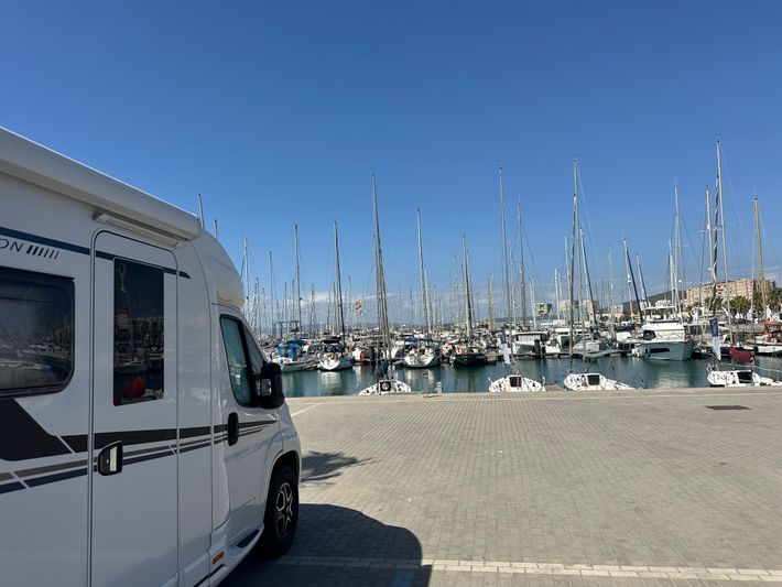 Parking Continental Alcaidesa Marina
