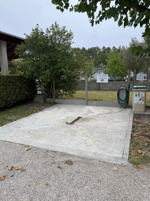 Einem Ort wurde ein Foto hinzugefügt