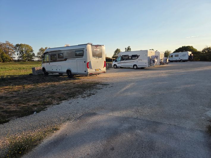 Campingcar park Is sur Tille