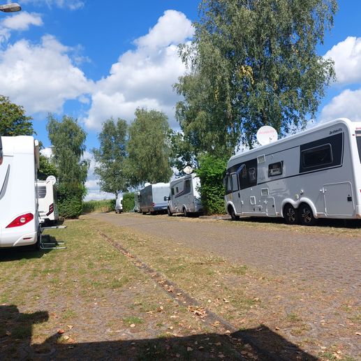 Einem Ort wurde ein Foto hinzugefügt