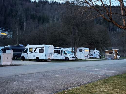 Einem Ort wurde ein Foto hinzugefügt