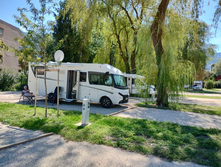 Aire Camping Carpark Cluses