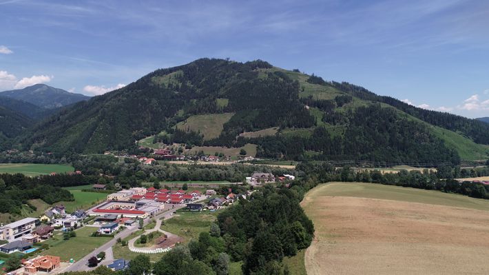 AIDORA Business & Convention Center