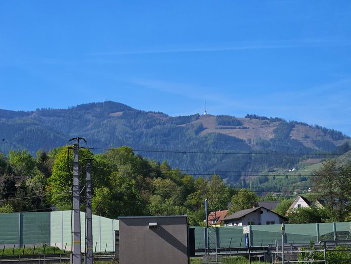 AIDORA Business & Convention Center