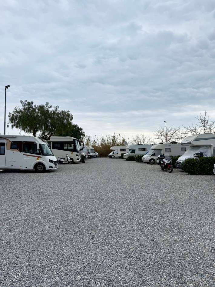 Area Sosta Camper  La Curva