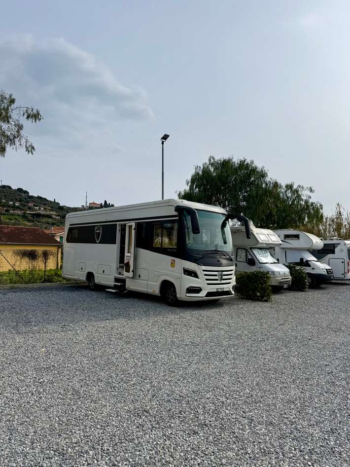Area Sosta Camper  La Curva