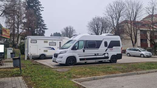 Einem Ort wurde ein Foto hinzugefügt