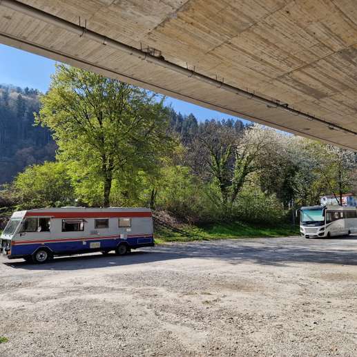 Einem Ort wurde ein Foto hinzugefügt