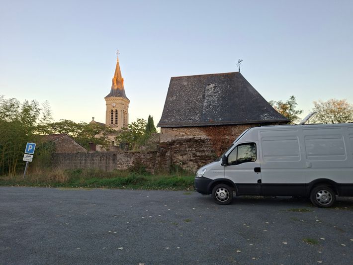  Doué-en-Anjou – Aire pour camping-cars [AireServices]