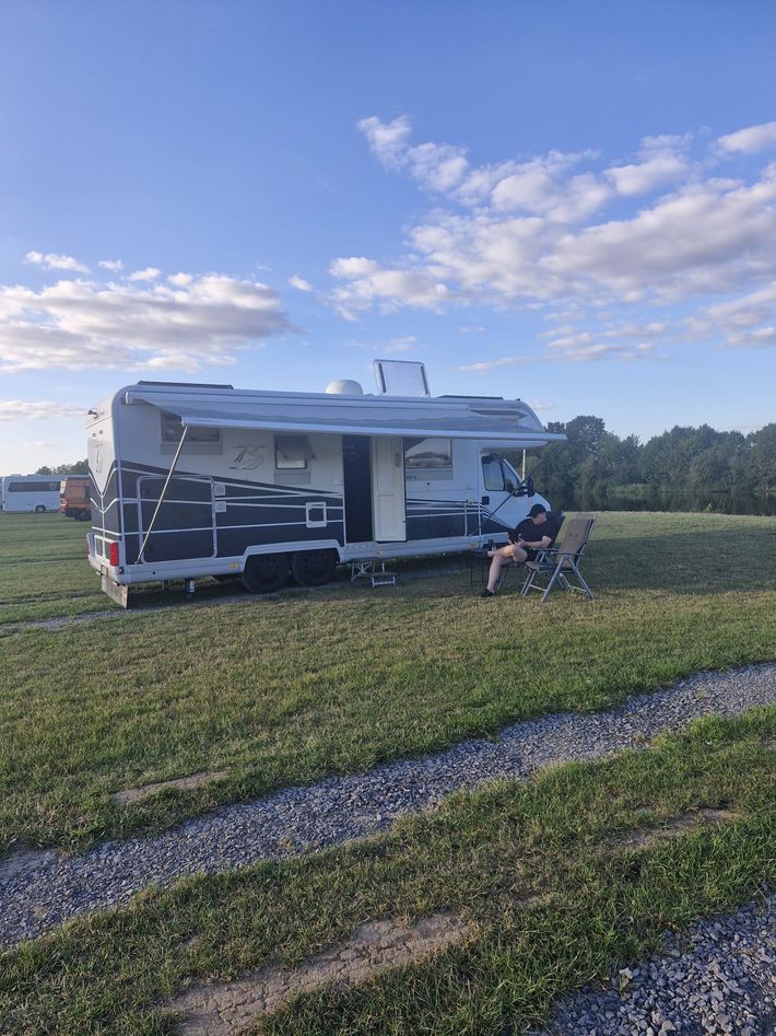 Wohnmobilstellplatz Weser-Ufer-Urlaub