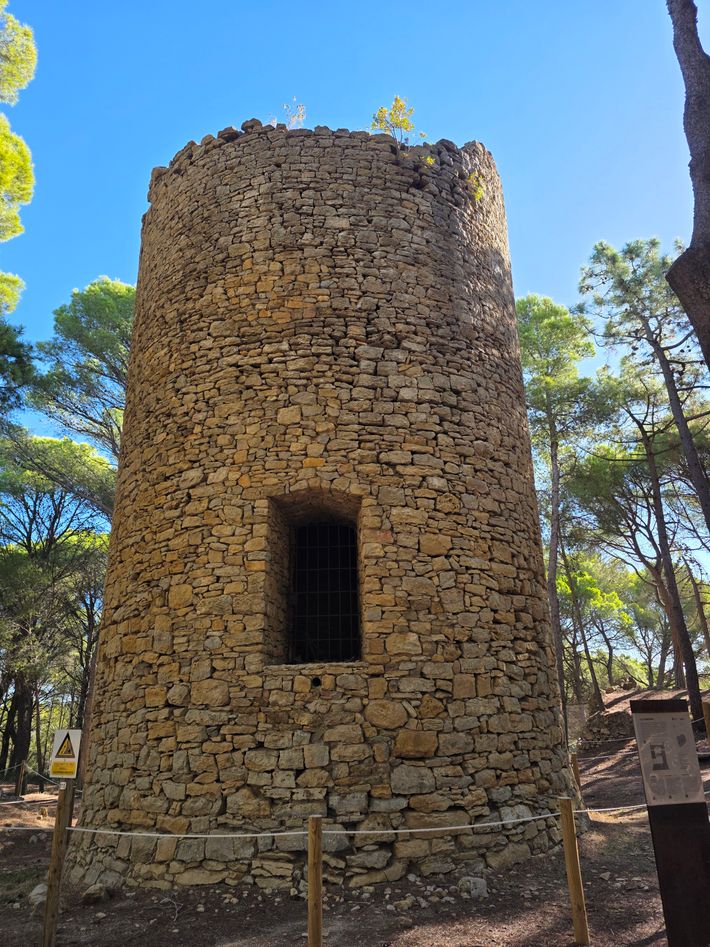 Aparcament Torre Mora
