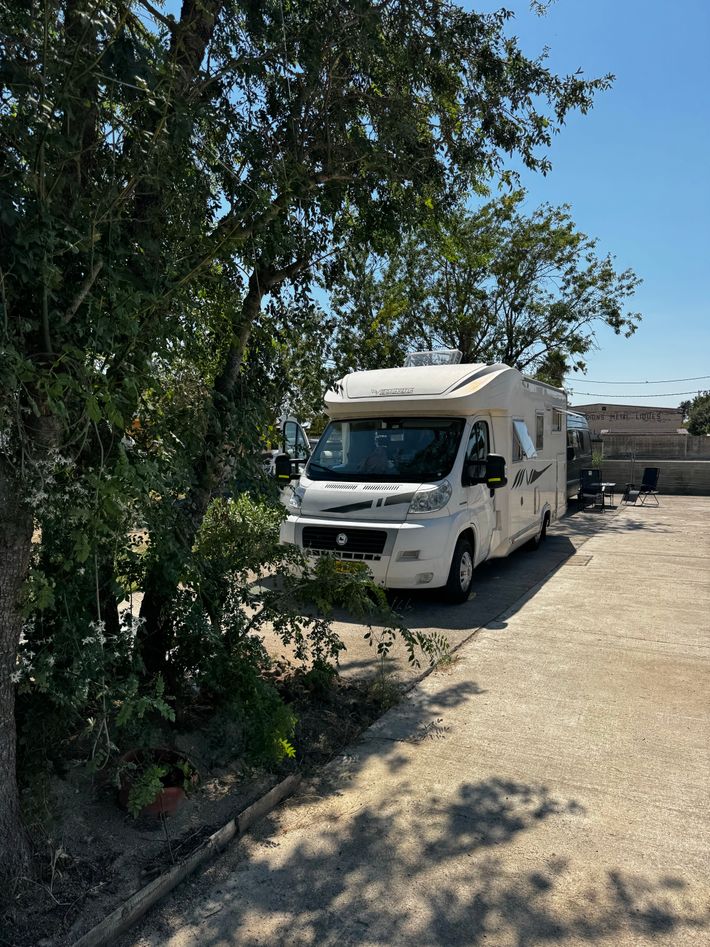 camper parking Figueres exstoso